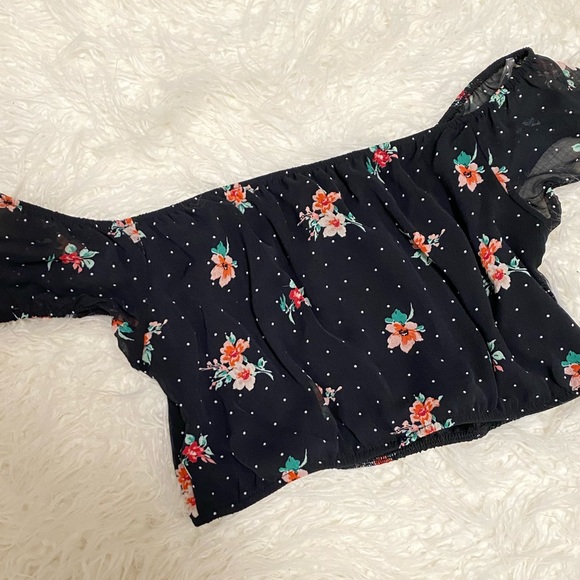 Brand new boho off the shoulder top - Picture 2 of 2